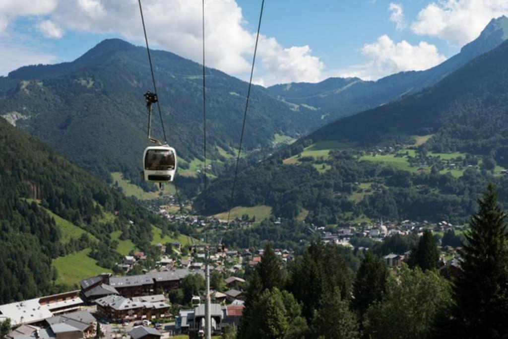 L'enchalpe, Grand Et Lumineux Avec Coin Montagne 5 Personnes, 60m Des Pistes, Piscine Couverte, Wifi, Grand Balcon Expo Est, Draps Non Compris Appartamento *